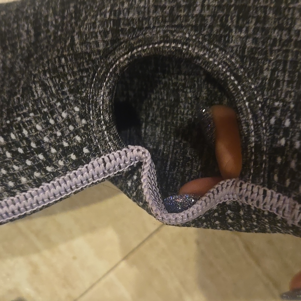 New PINK Victoria's Secret Seamless Gray Stretchy Lounge/Workout Top - Picture 7 of 10